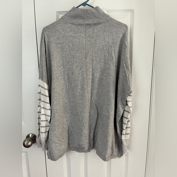 3/$20 Grey Oversize Sweater - Picture 3 of 4